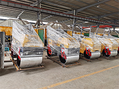 外貿(mào)出口澳大利亞的壓路機、工程照明車包裝發(fā)貨